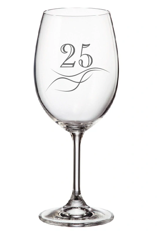 Pískovaná sklenička s číslem 25 a kamínkami Swarovski